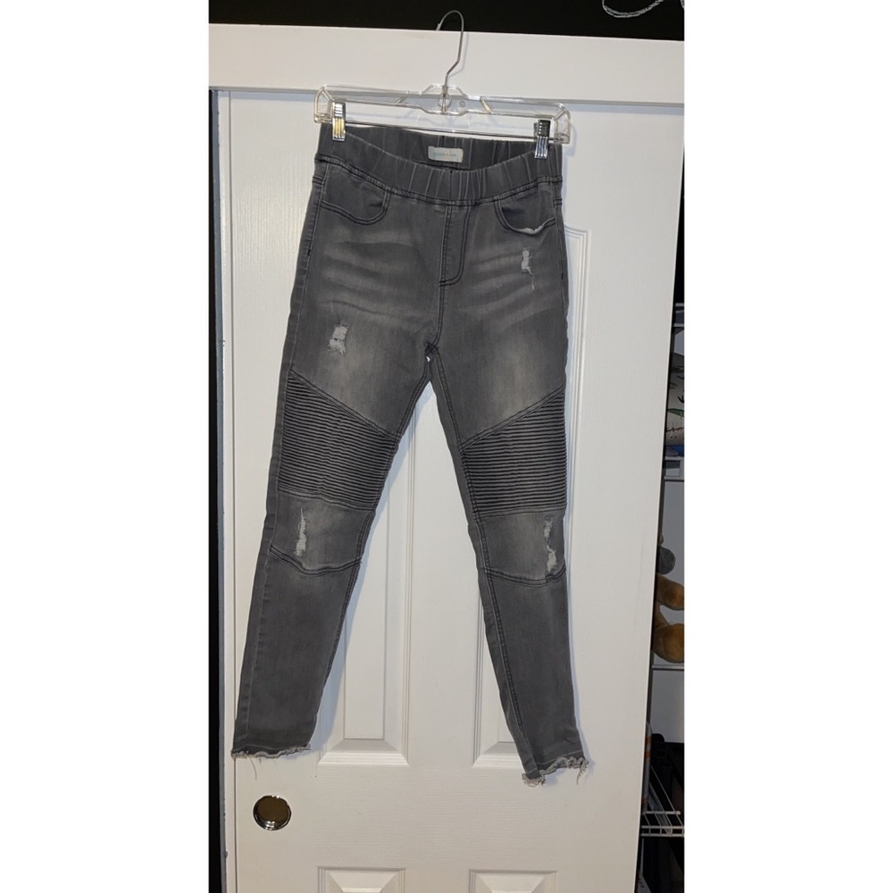 Grey skinny jeans